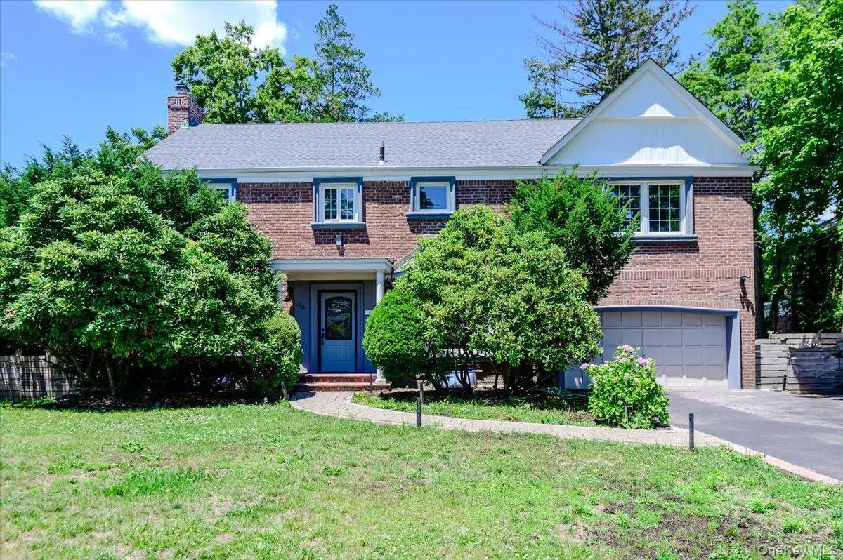 18 Pond Park Road, Great Neck, NY 11023 - #1