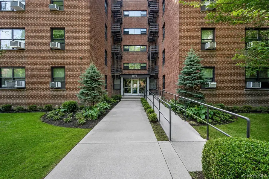 212-12 73rd #3C, Oakland Gardens, NY 11364 - #2