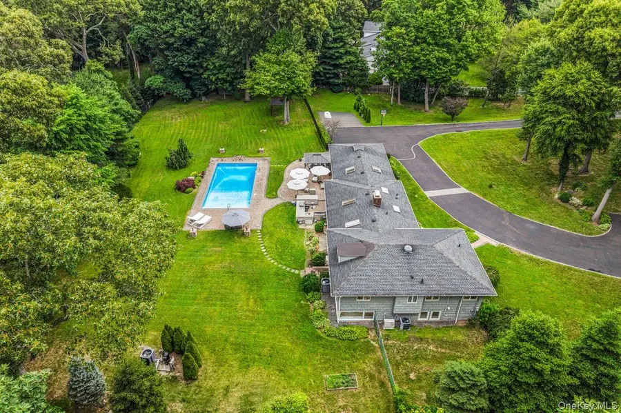 19 Tappentown Lane, Brookville, NY 11545 - #2