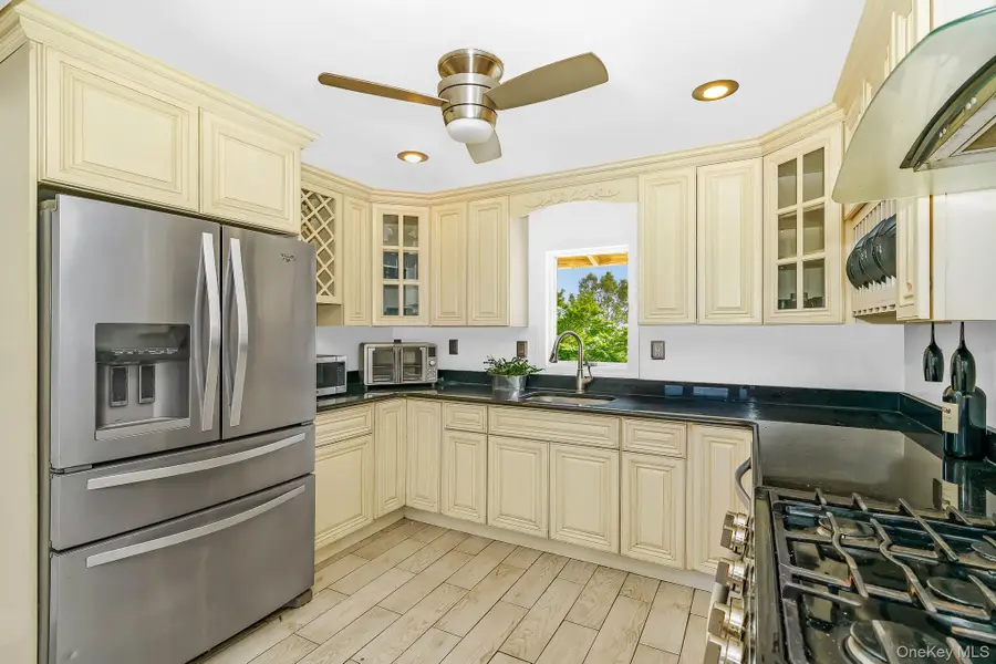 21 Lido Parkway, Lindenhurst, NY 11757 - #3