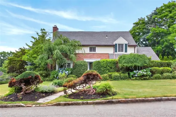 10 Ridge Drive, Port Washington, NY 11050