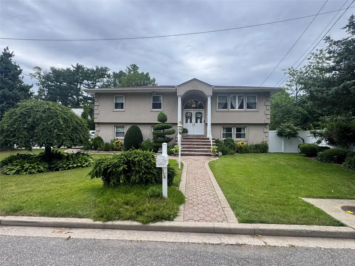 105 Convent Road, Syosset, NY 11791 - #1