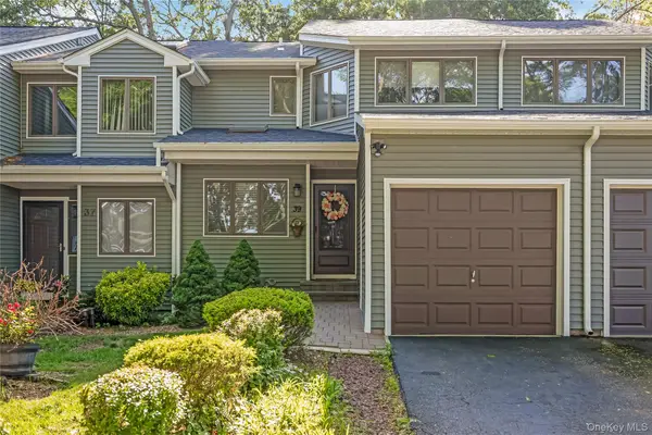39 Jeremy Circle, Nesconset, NY 11767