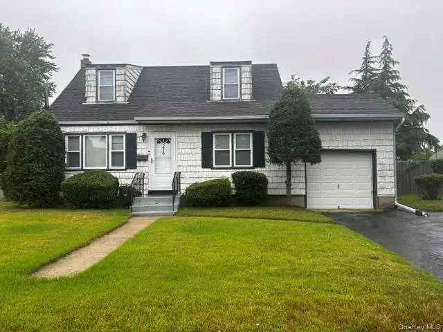 216 Bergen Court, Copiague, NY 11726 - #2