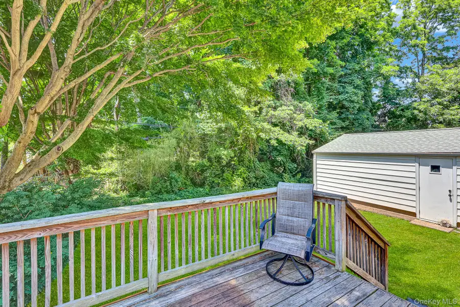 19 Poplar Place, Glen Cove, NY 11542 - #3