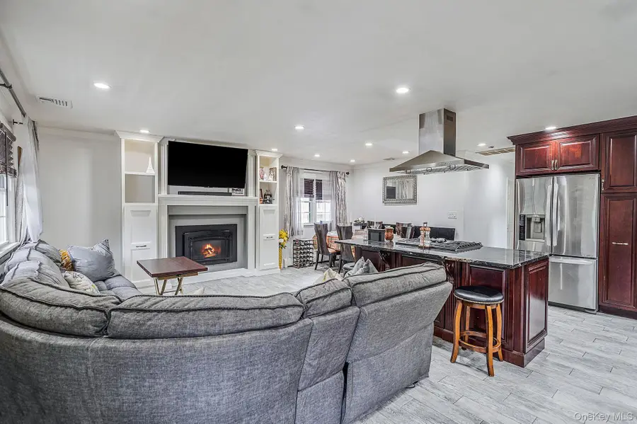 138 River Road, Shirley, NY 11967 - #3