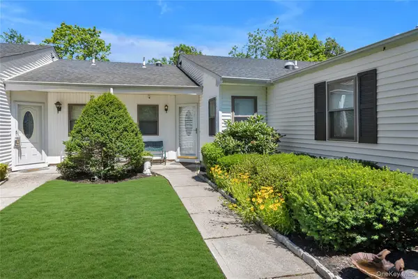 42 Knolls Drive, Stony Brook, NY 11790