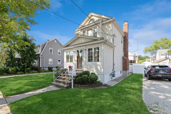 16 Devon Street, Lynbrook, NY 11563