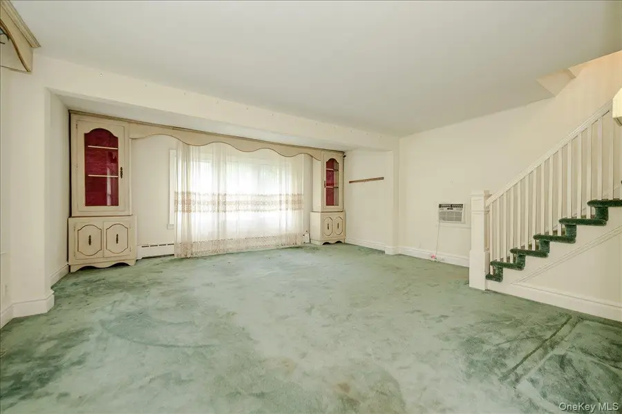 4634 Iris Lane, Great Neck, NY 11020 - #2