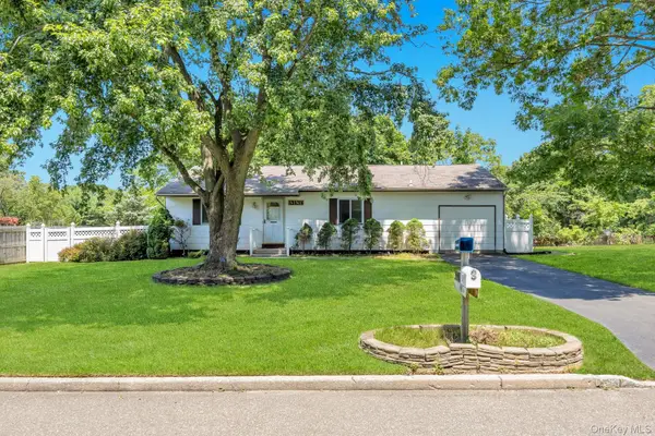 9 Daniel Court, Lake Ronkonkoma, NY 11779