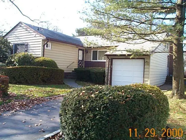12 Janet Place, Valley Stream, NY 11581 - #1