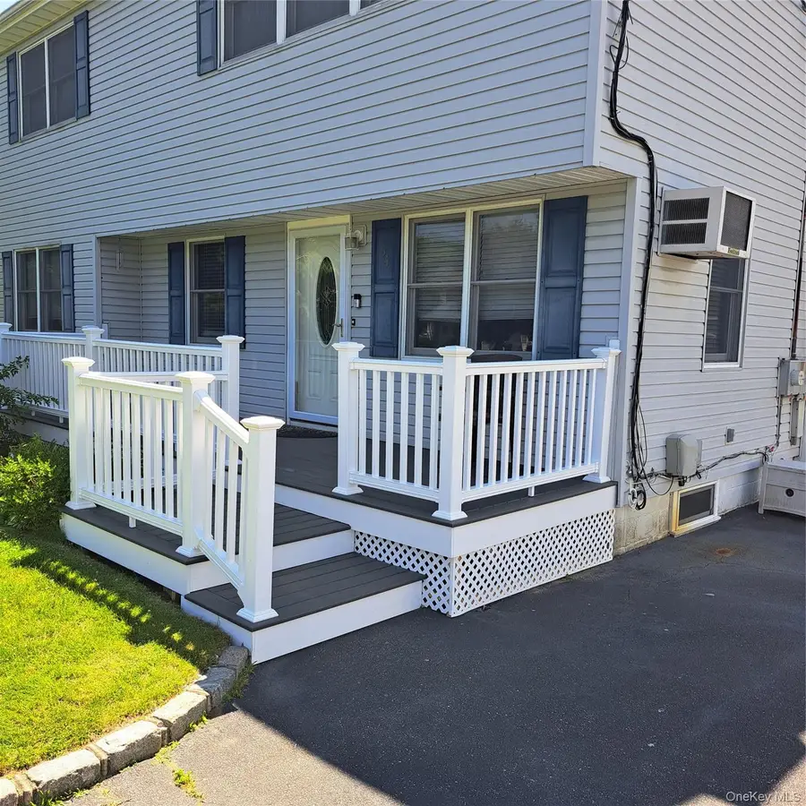 546 17th Street, West Babylon, NY 11704 - #2