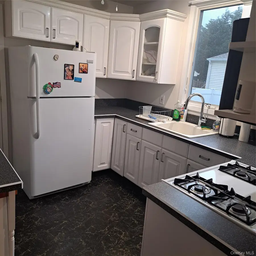 546 17th Street, West Babylon, NY 11704 - #3