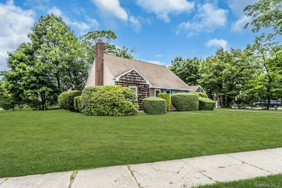 2 Cliff Road, Merrick, NY 11566 - #3
