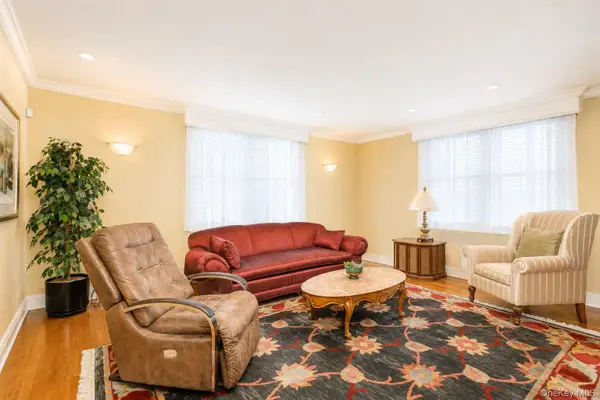 182-12 Horace Harding Expressway #1K, Fresh Meadows, NY 11365