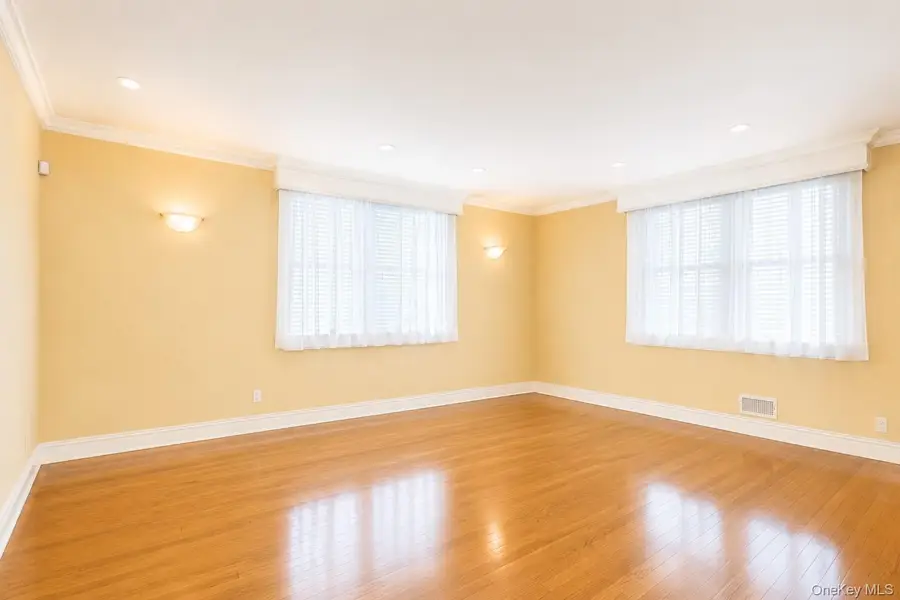 182-12 Horace Harding Expressway #1K, Fresh Meadows, NY 11365 - #2