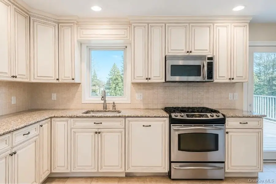 61 Yale Avenue, Oakdale, NY 11769 - #2