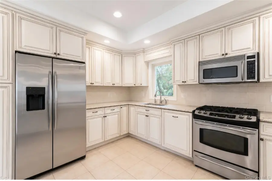 61 Yale Avenue, Oakdale, NY 11769 - #3