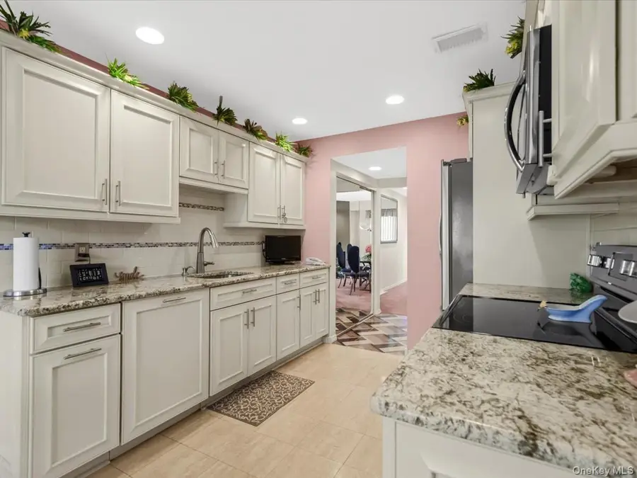 181 North Lane, Smithtown, NY 11787 - #3