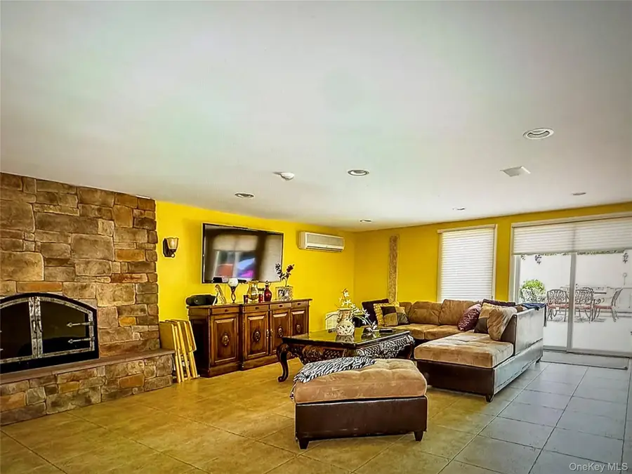 1758 John Street, Merrick, NY 11566 - #3
