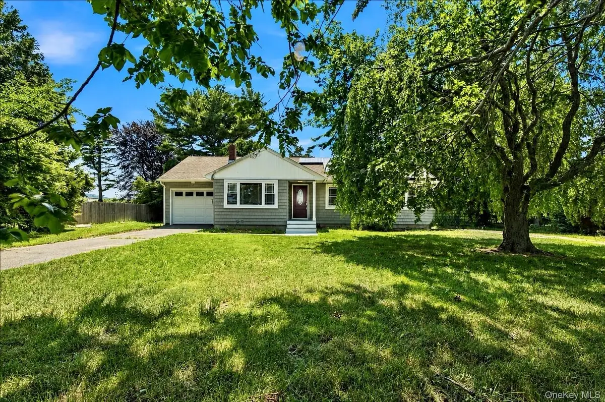 725 Peconic Lane, Peconic, NY 11958 - #1
