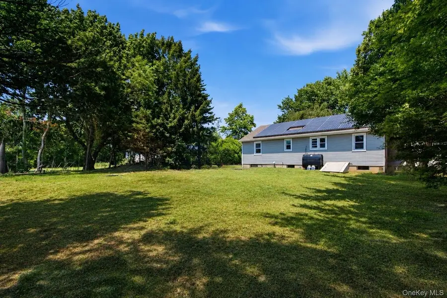 725 Peconic Lane, Peconic, NY 11958 - #2