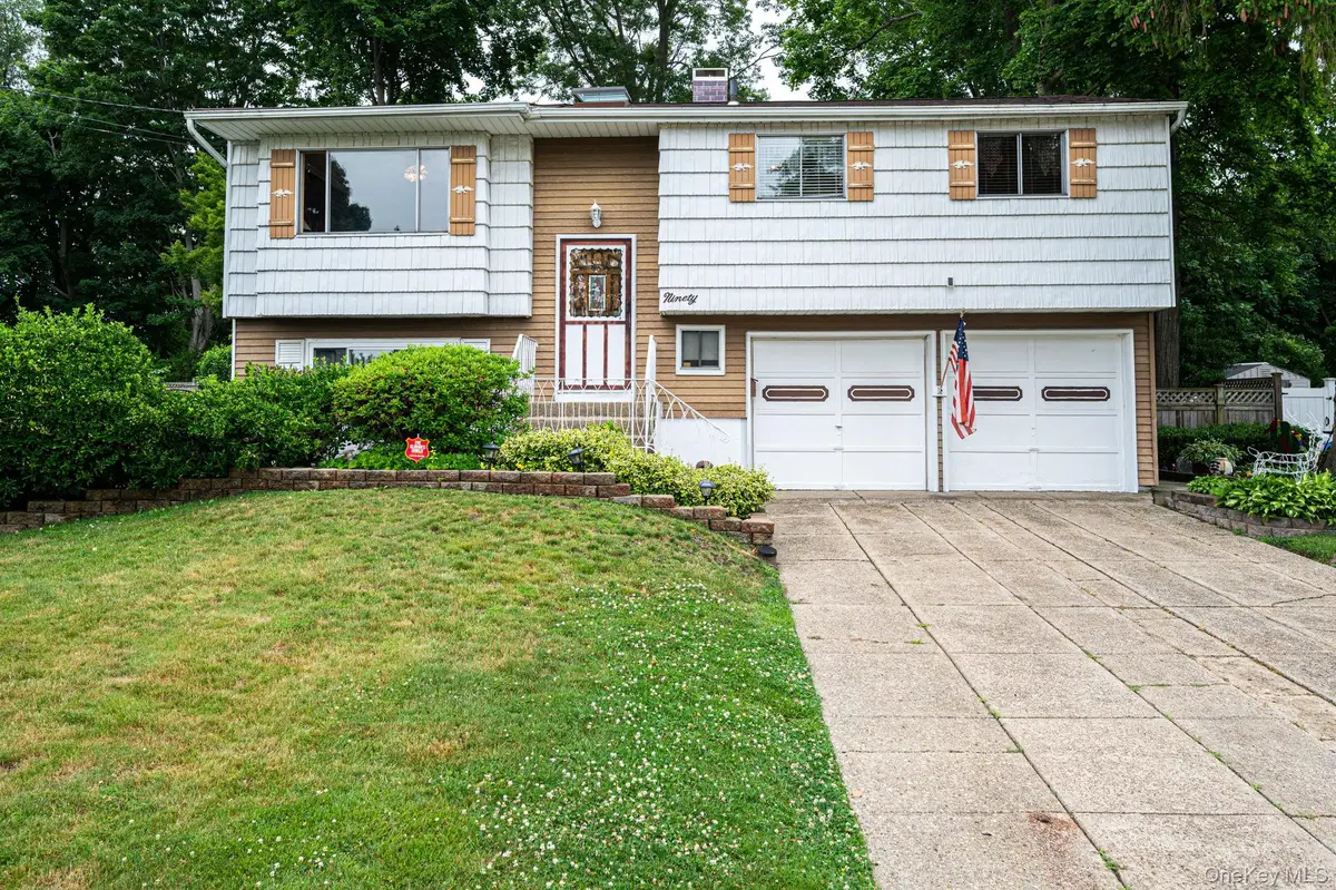 90 Rhode Island Avenue, Bay Shore, NY 11706 - #1