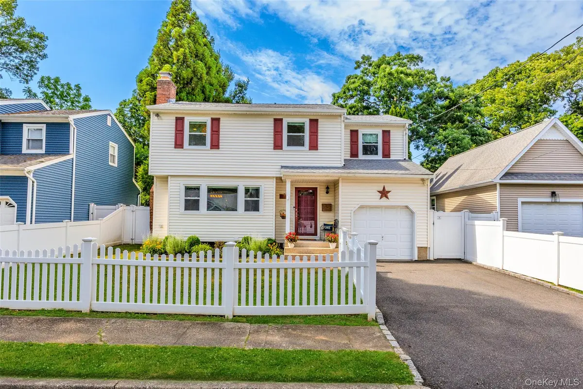 17 Garfield Place, East Northport, NY 11731 - #1