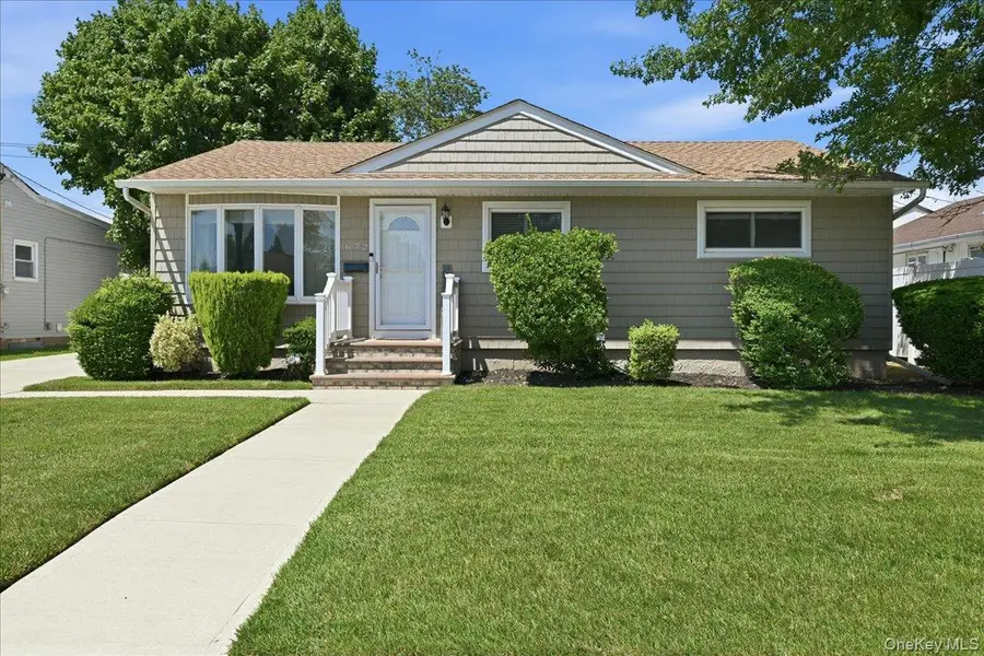 672 Anderson Avenue, Franklin Square, NY 11010 - #2