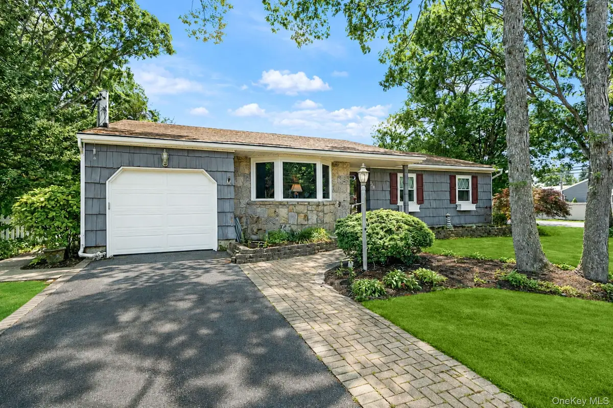 220 Terry Boulevard, Holbrook, NY 11741 - #1