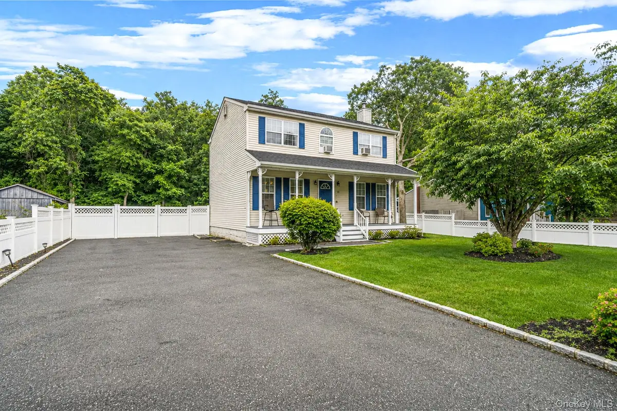 19 Golden Gate Drive, Shirley, NY 11967 - #1