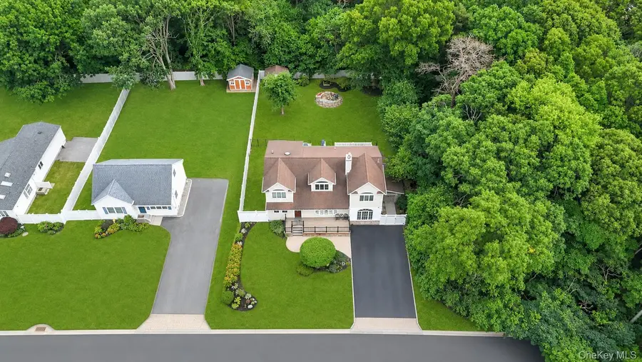 19 Joan Road, Bay Shore, NY 11706 - #3