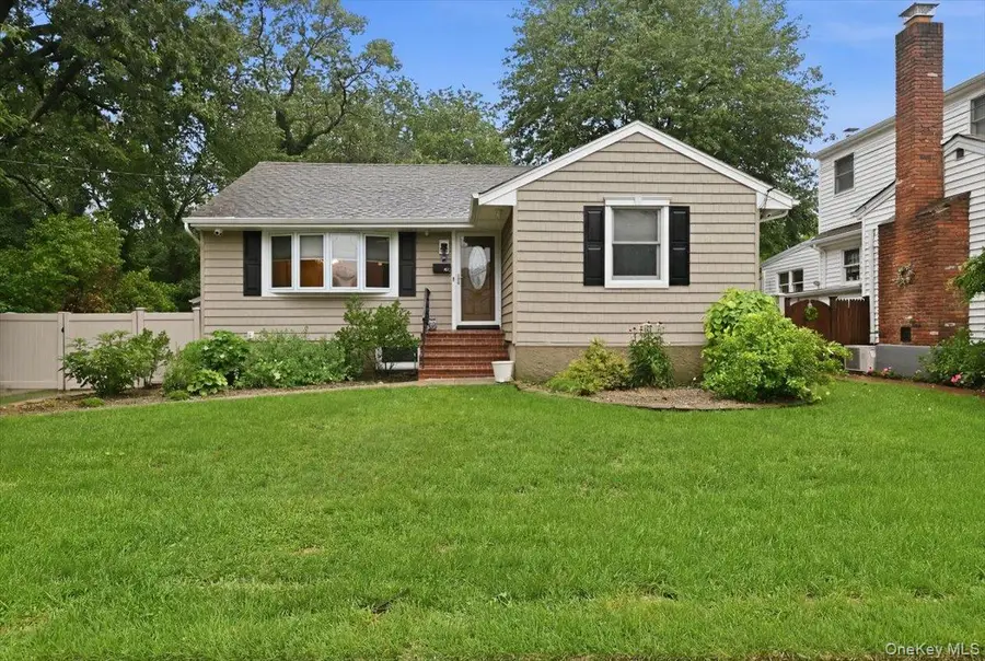 195 Scarcliffe Drive, Malverne, NY 11565 - #2