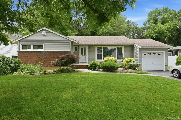 578 Richmond Road, East Meadow, NY 11554
