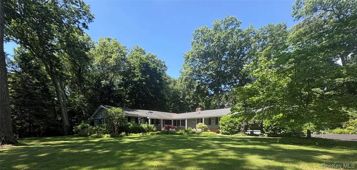 27 Longwood Drive, South Huntington, NY 11746 - #1