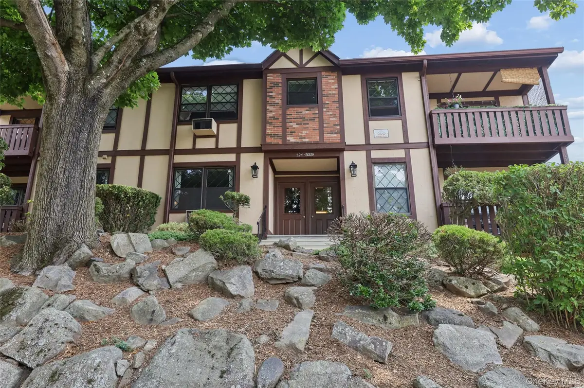 529 Sierra Vista Lane, Valley Cottage, NY 10989 - #1
