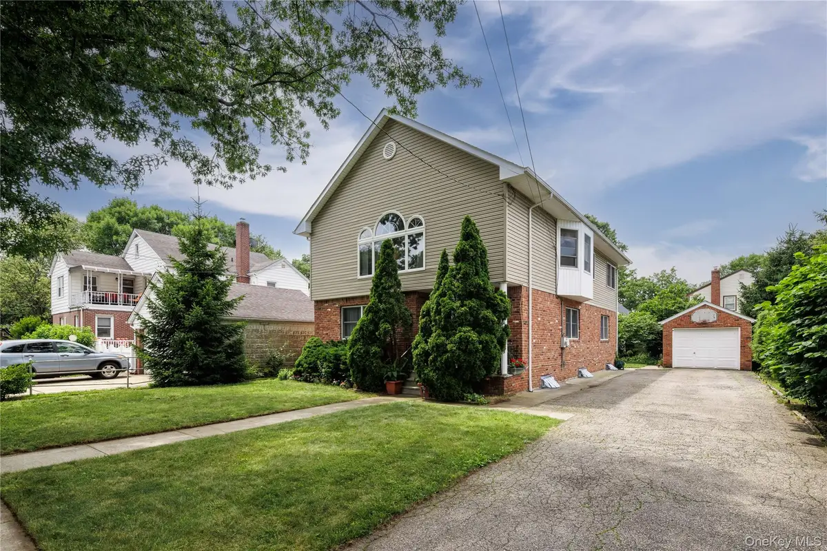 122 Irving Avenue, Floral Park, NY 11001 - #1