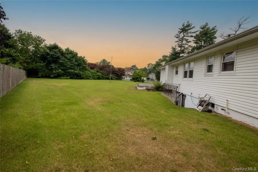 44 Willoughby Street, Brentwood, NY 11717 - #3