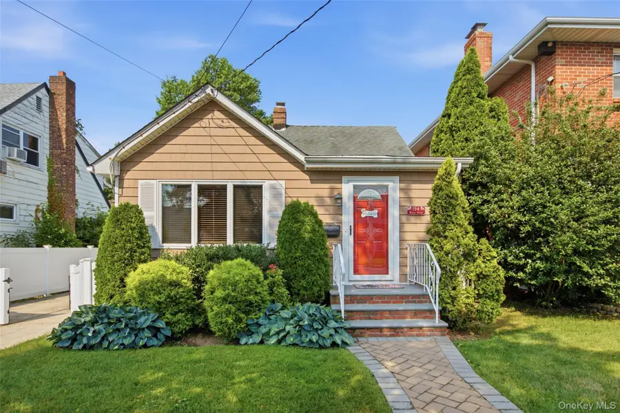194 Willis Avenue, Floral Park, NY 11001 - #2