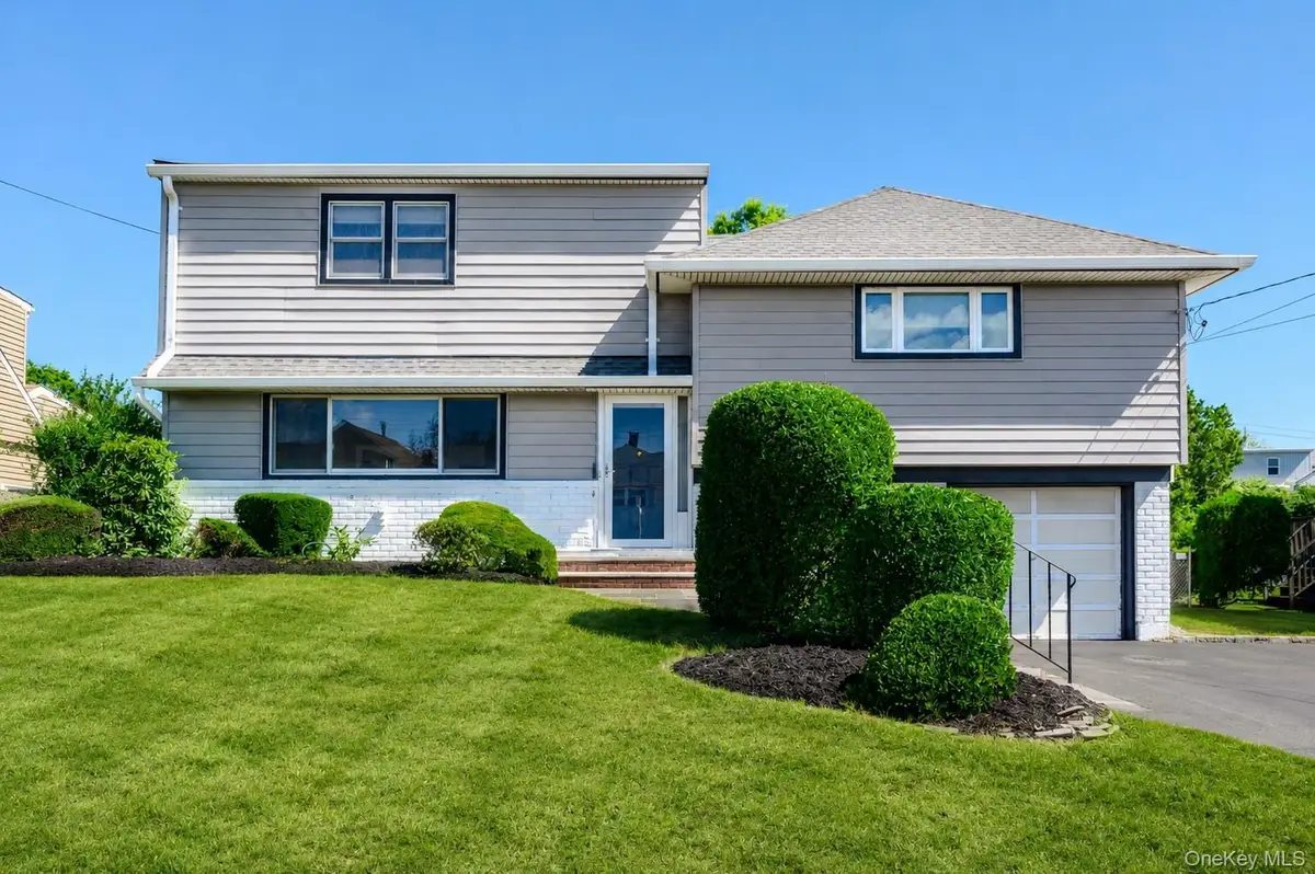 190 W Waukena Avenue, Oceanside, NY 11572 - #1
