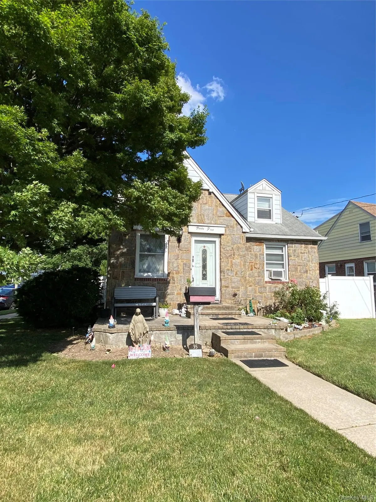 35 Nassau Boulevard, West Hempstead, NY 11552 - #1