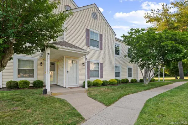 80 Fairview Circle, Middle Island, NY 11953