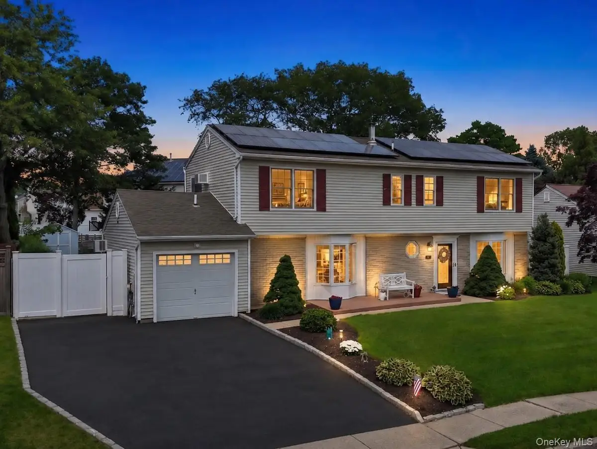 71 Singingwood Drive, Holbrook, NY 11741 - #1