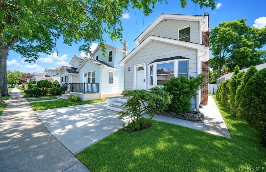 530 Washington Avenue, West Hempstead, NY 11552 - #2