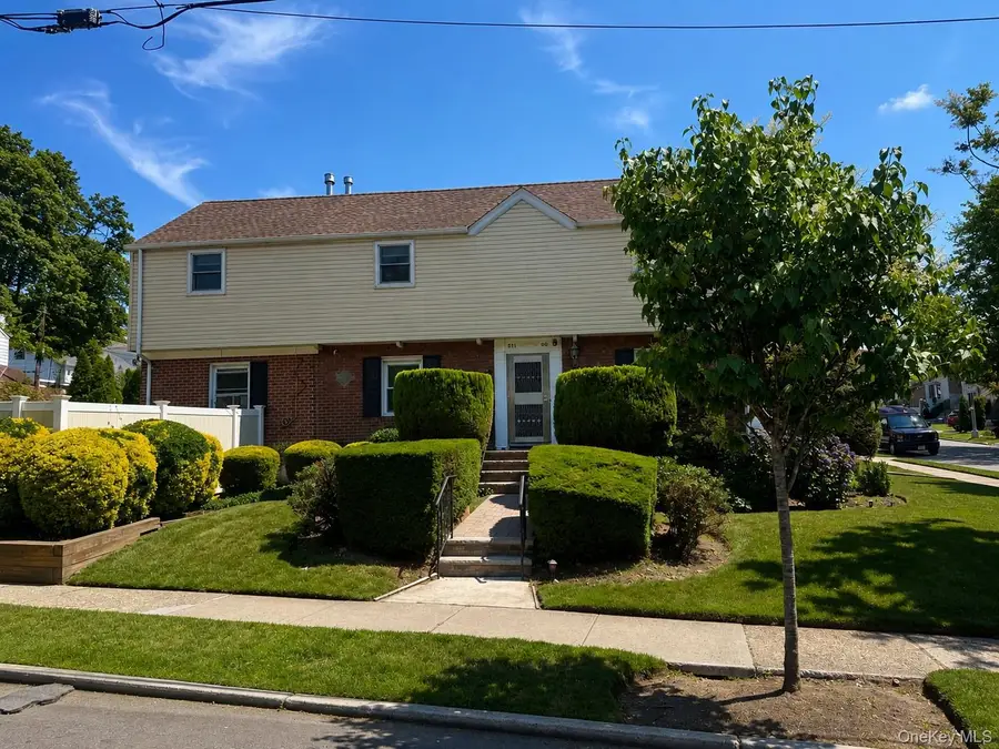 21104 Richland Avenue, Oakland Gardens, NY 11364 - #2