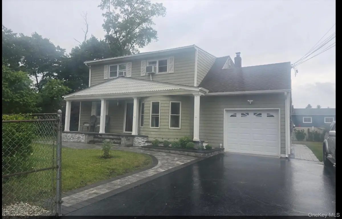 18 Cyprus Avenue, Brentwood, NY 11717 - #1