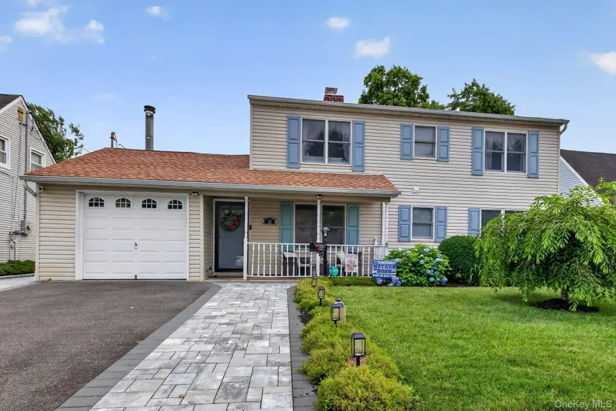 26 Saddler Lane, Levittown, NY 11756 - #2
