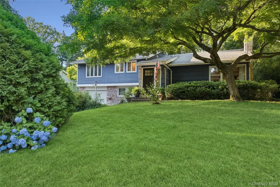 21 Woodridge Lane, Sea Cliff, NY 11579 - #2