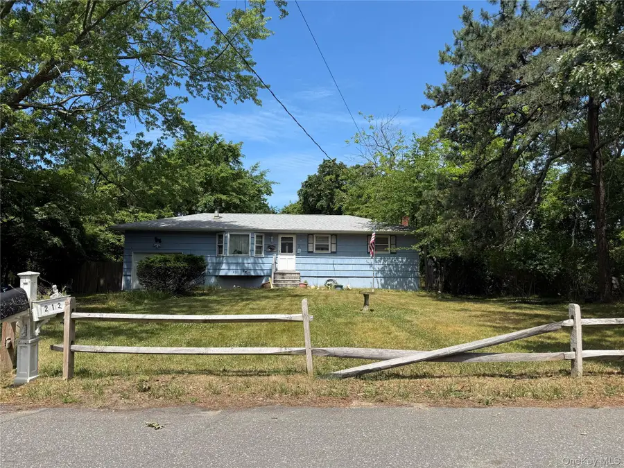 212 Union Avenue, East Patchogue, NY 11772 - #2