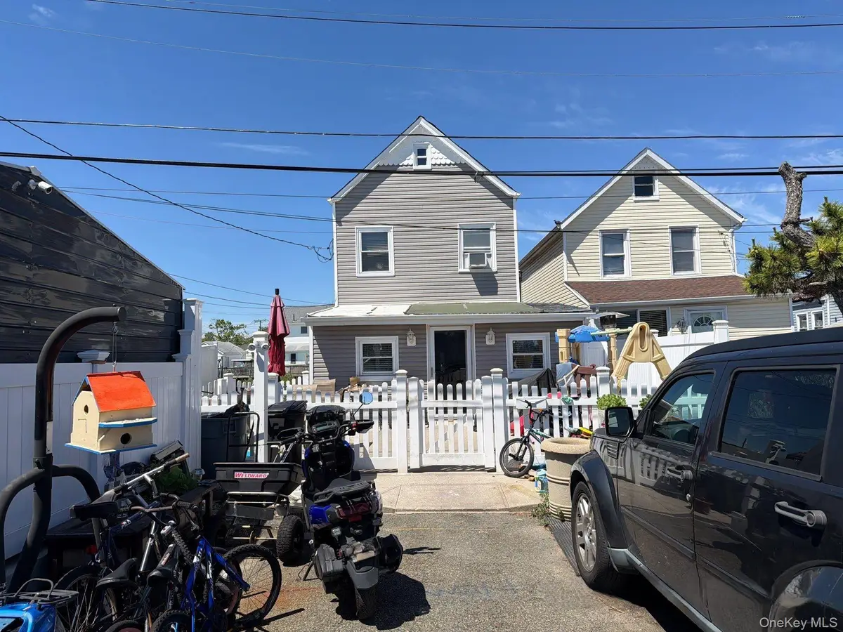 4 Bayview Avenue, Howard Beach, NY 11414 - #1